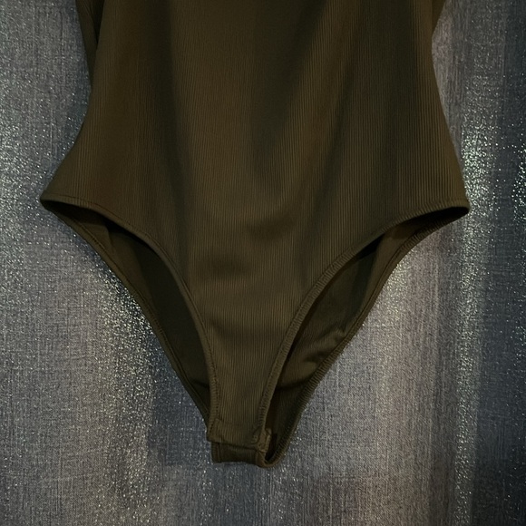 Women’s bodysuit size Large - Picture 2 of 9